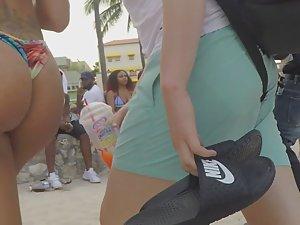 Beach butt that leaves you in awe Picture 4