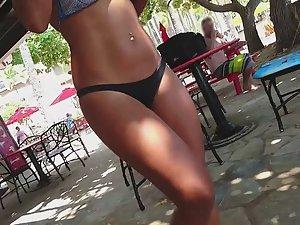 Tight and tanned body in bikini Picture 8