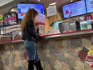 Sexy appearance in jeans and boots Picture 8