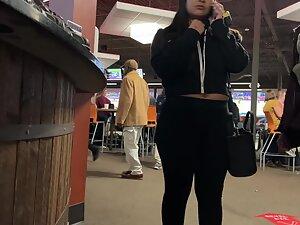 Voyeur checks all sexy thick girls at his location Picture 6