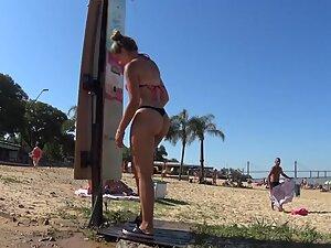 Bubble butt cheeks sized like watermelons Picture 2