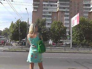 Pussy slip under milf's skirt Picture 2