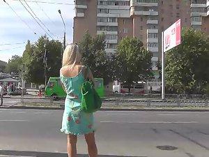 Pussy slip under milf's skirt Picture 4