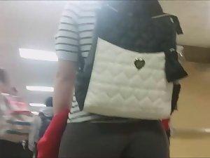 Schoolgirl's big butt in tights Picture 6