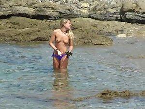 Peeping on three gorgeous teens in topless Picture 1