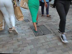 Voyeur notices a visible thong line under blonde's white pants Picture 7