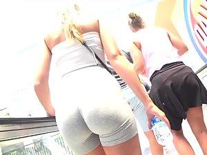 Amazing ass that deserves to be famous Picture 5