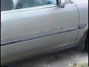 Punk girl caught giving blowjob in a car Picture 4