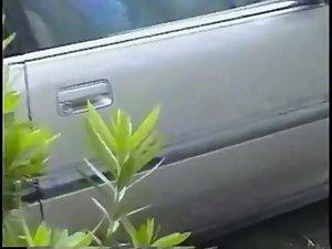 Punk girl caught giving blowjob in a car Picture 7