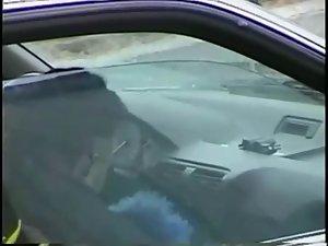 Punk girl caught giving blowjob in a car Picture 8