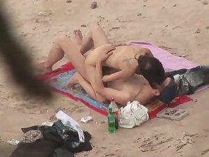 Passionate sex caught on the beach Picture 2