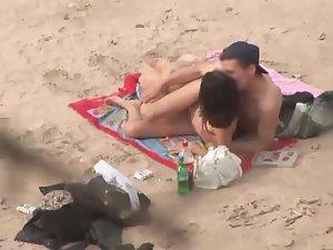 Passionate sex caught on the beach Picture 6