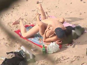 Passionate sex caught on the beach Picture 7