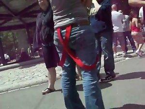 Nice wiggle in a short skirt Picture 7