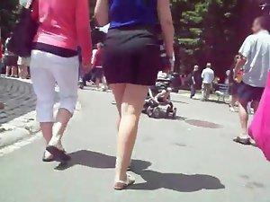 Nice wiggle in a short skirt Picture 8
