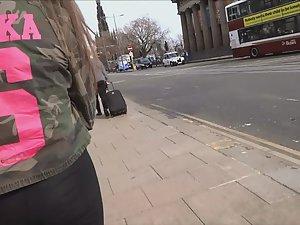 Teen girl wearing cheap tights Picture 1