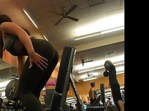 Jealousy directed at super hot fitness girl Picture 2