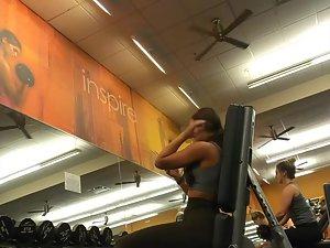 Jealousy directed at super hot fitness girl Picture 4