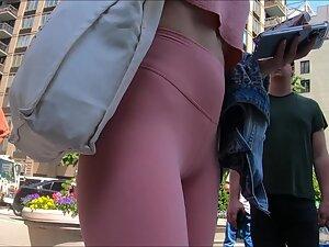 Trophy girlfriend material spotted by voyeur Picture 2