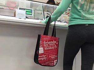 Casual hottie got a nice fit ass in dark grey leggings Picture 5