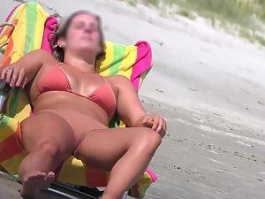 Meaty cameltoe noticed in bikini Picture 2