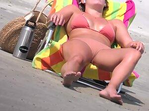 Meaty cameltoe noticed in bikini Picture 3
