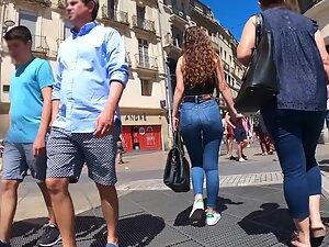 Key to sexiness is her ass to waist ratio Picture 1