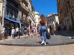 Key to sexiness is her ass to waist ratio Picture 3