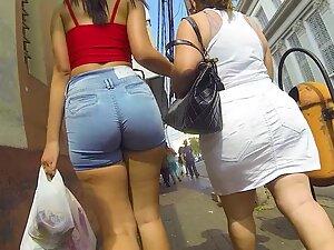Tall latina got a yummy meaty butt in shorts Picture 6
