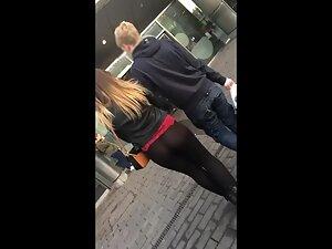 Transparent black leggings on a curvy girl Picture 5