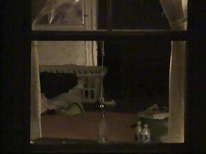 Mooning the voyeur without knowing it Picture 5