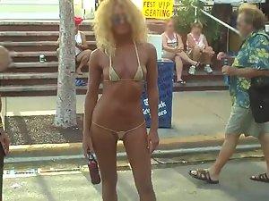 Sexy woman in a very skimpy bikini Picture 6