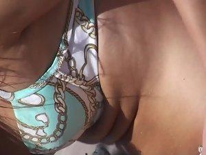 Nipple popped out of her bikini Picture 6