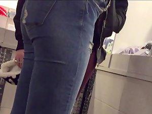 Torn jeans give teen girl wedgie and hint of cameltoe Picture 8