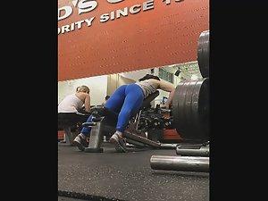 Many tight butts in the gym Picture 5