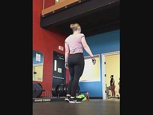 Many tight butts in the gym Picture 7