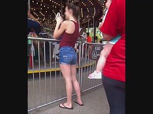 Hottie at the carousel Picture 7