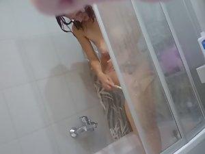 Wife takes a shower and shaves Picture 1