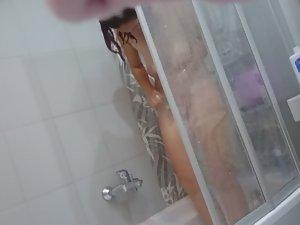 Wife takes a shower and shaves Picture 4