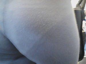 Sweaty ass crack of a young hottie Picture 8