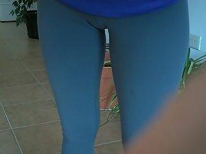 Cameltoe and gap between thighs Picture 2