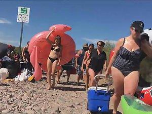 Teen girl with perfect ass and beach body Picture 4