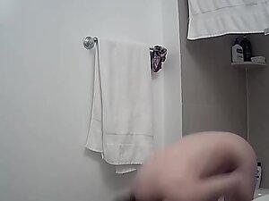 Hidden cam caught naked asian girl stretching before shower Picture 5