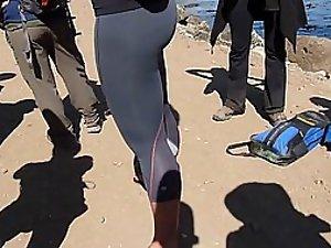 Booty in tights gets spied by a voyeur