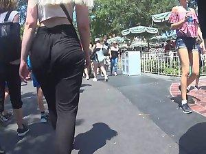 Big buttocks slap against each other Picture 5