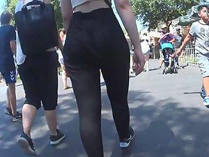 Big buttocks slap against each other Picture 6