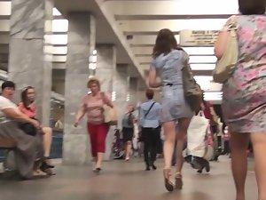 Wet naked pussy seen in upskirt Picture 3