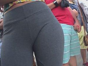 Young thighs gap and cameltoe Picture 5
