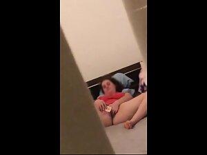 Window peep on chubby housewife fingering herself Picture 7