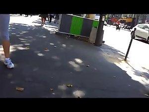 Cameltoe of a running girl Picture 3